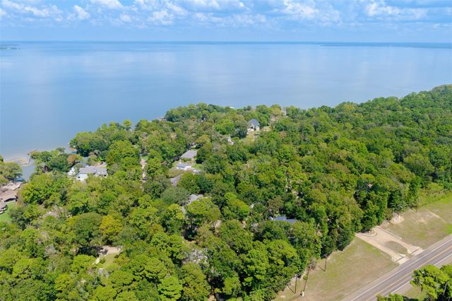 61 Harbor Run Drive, Coldspring, TX 77331