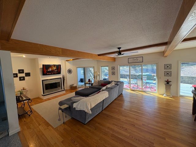 321 Westerly Cr., Ludlow, MA 01056