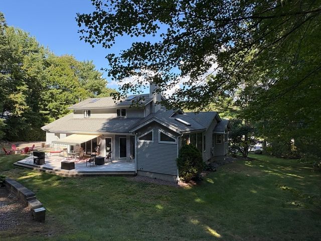 321 Westerly Cr., Ludlow, MA 01056