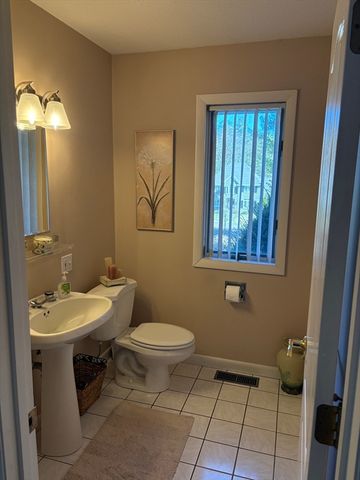 321 Westerly Cr., Ludlow, MA 01056