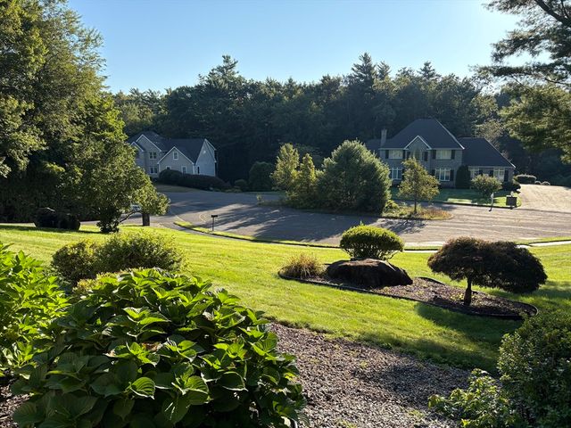 321 Westerly Cr., Ludlow, MA 01056