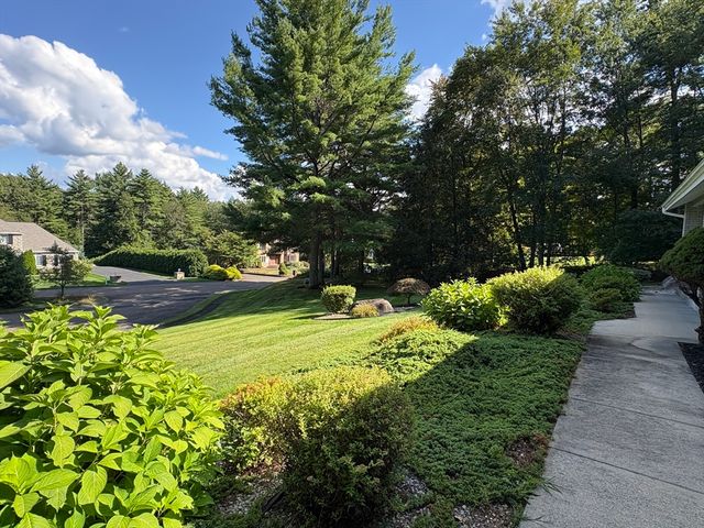 321 Westerly Cr., Ludlow, MA 01056