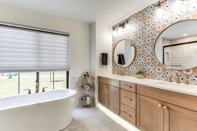 4508 N Sunny Cir, Wichita, KS 67205