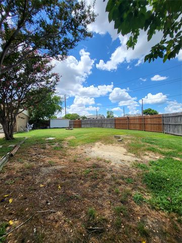 3020 Rockett Drive, Carrollton, TX 75007