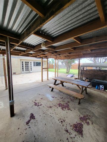 3020 Rockett Drive, Carrollton, TX 75007