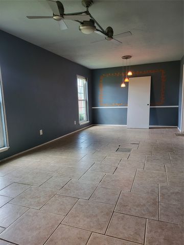 3020 Rockett Drive, Carrollton, TX 75007