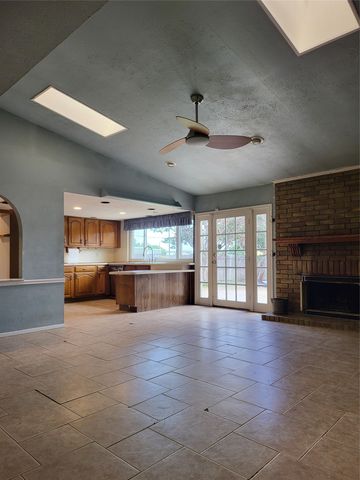 3020 Rockett Drive, Carrollton, TX 75007