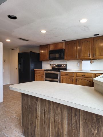 3020 Rockett Drive, Carrollton, TX 75007