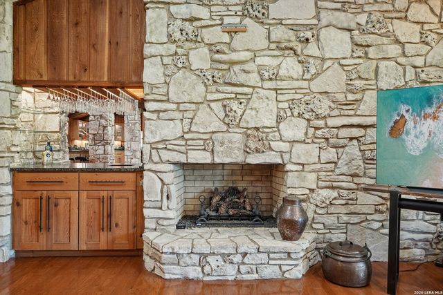 722 W Lacey Oaks Parkway, Kerrville, TX 78028