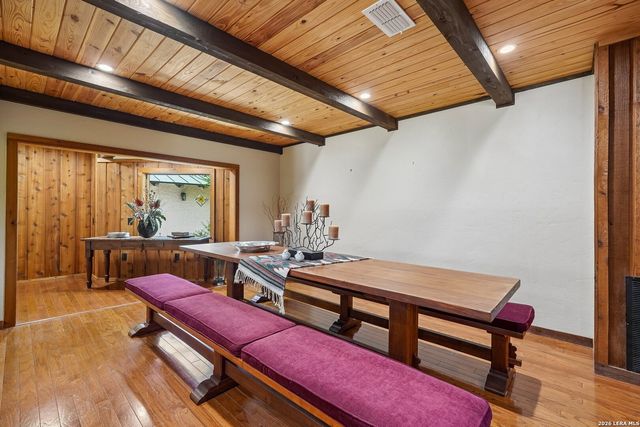 722 W Lacey Oaks Parkway, Kerrville, TX 78028