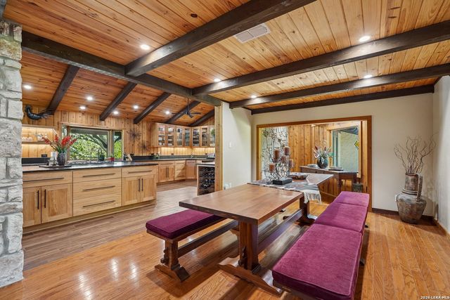 722 W Lacey Oaks Parkway, Kerrville, TX 78028