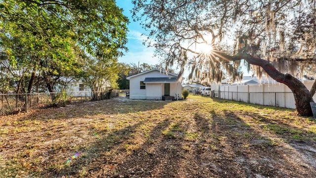 303 CLAYTON ROAD, Auburndale, FL 33823