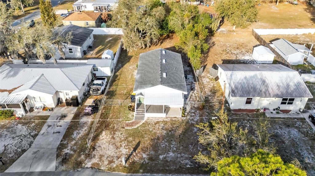 Image 35 of property listing at 303 CLAYTON ROAD, Auburndale, FL 33823