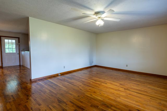 1153 Old Mount Vernon Road, Somerset, KY 42503
