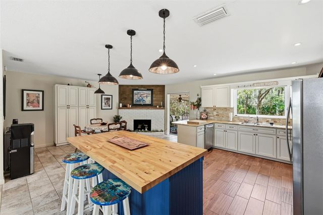 4064 N CONCORD DRIVE, Crystal River, FL 34428