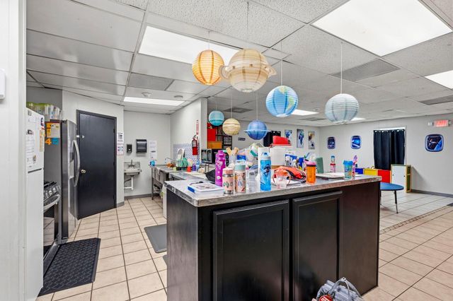 16737 Sprawling Oaks Drive, Conroe, TX 77385