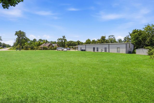 16737 Sprawling Oaks Drive, Conroe, TX 77385