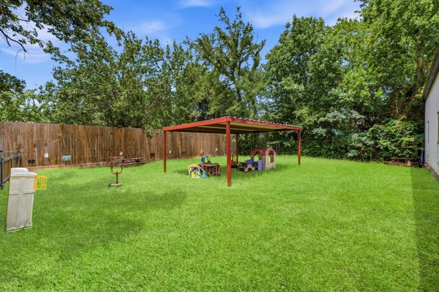 16737 Sprawling Oaks Drive, Conroe, TX 77385