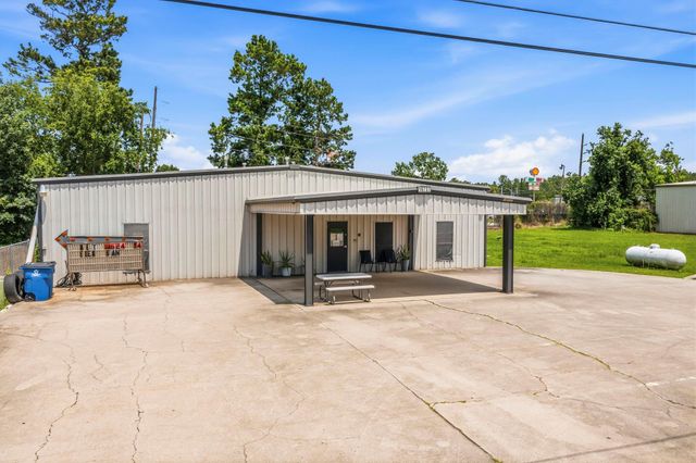 16737 Sprawling Oaks Drive, Conroe, TX 77385