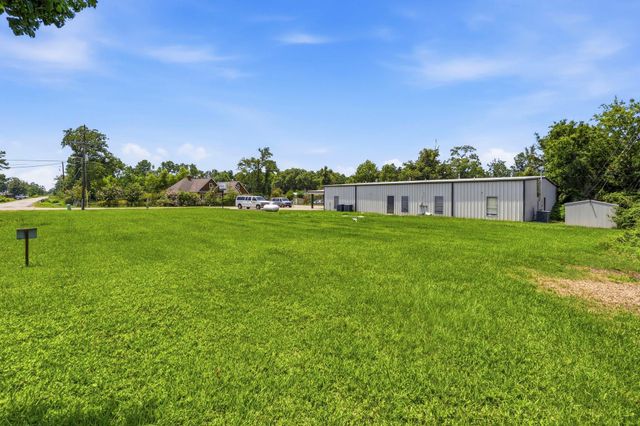16737 Sprawling Oaks Drive, Conroe, TX 77385