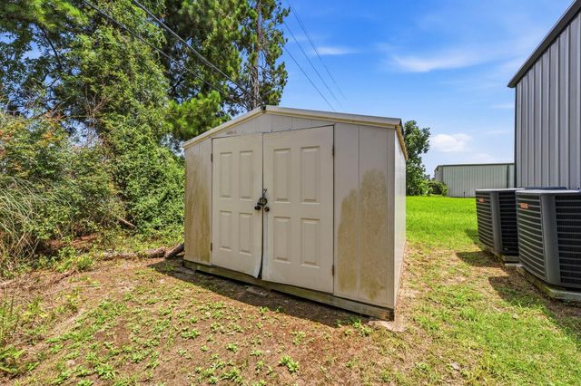 16737 Sprawling Oaks Drive, Conroe, TX 77385