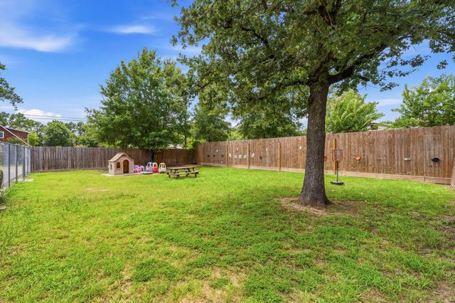 16737 Sprawling Oaks Drive, Conroe, TX 77385