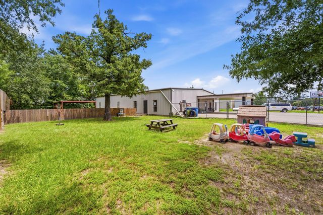 16737 Sprawling Oaks Drive, Conroe, TX 77385