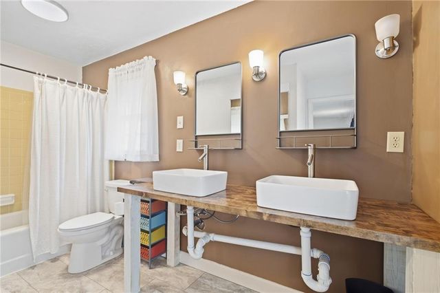 792 Mountainbrooke Circle, Stone Mountain, GA 30087