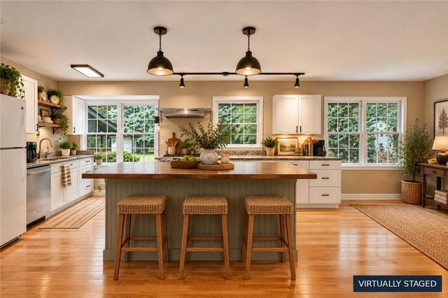 792 Mountainbrooke Circle, Stone Mountain, GA 30087