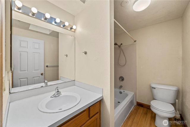 18504 8th Avenue NE, Shoreline, WA 98155