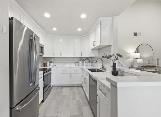 466 Costa Mesa Terrace G, Sunnyvale, CA 94085