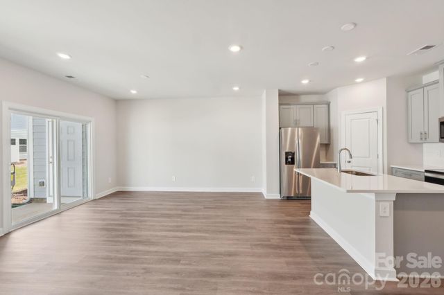 8212 Hidden Springs Trail, Charlotte, NC 28216