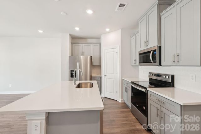 8212 Hidden Springs Trail, Charlotte, NC 28216