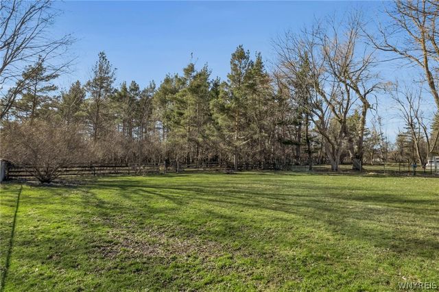 79 Bielak Road, Orchard Park, NY 14127