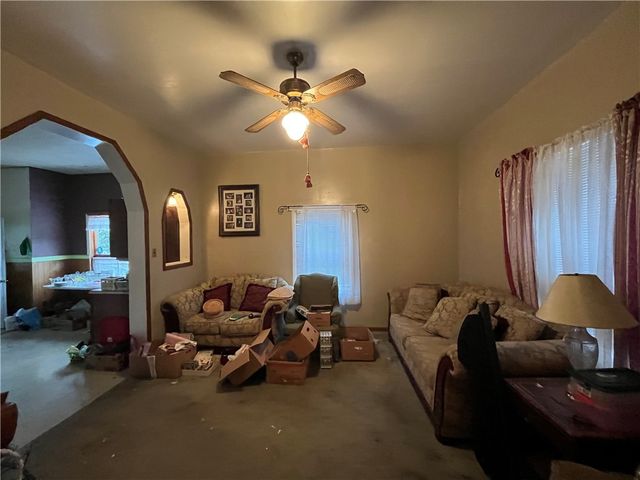 4513 2nd St, Versailles Boro, PA 15132