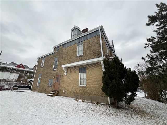 4513 2nd St, Versailles Boro, PA 15132