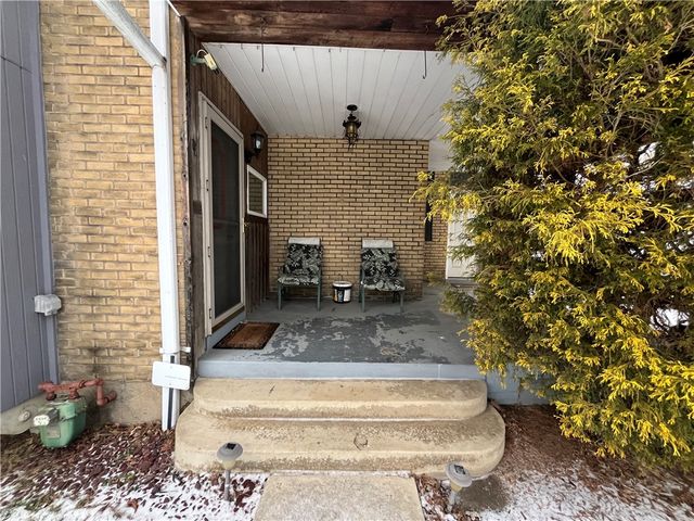 4513 2nd St, Versailles Boro, PA 15132