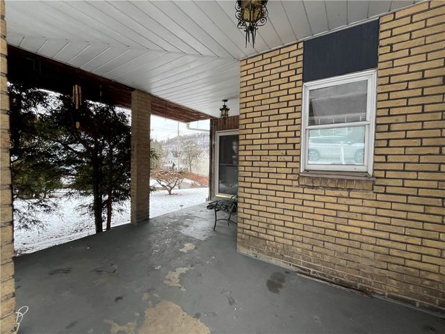 4513 2nd St, Versailles Boro, PA 15132