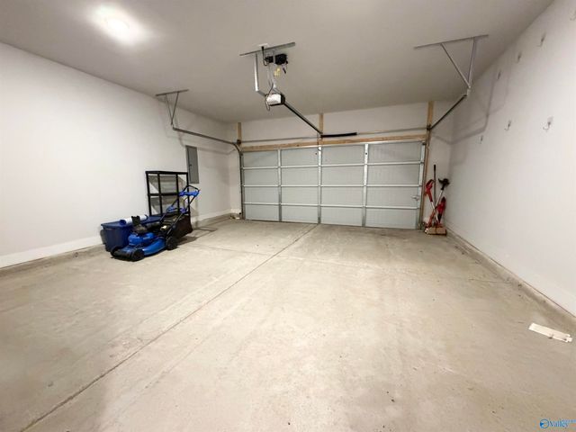 101 Brighton Lake Court, New Market, AL 35761