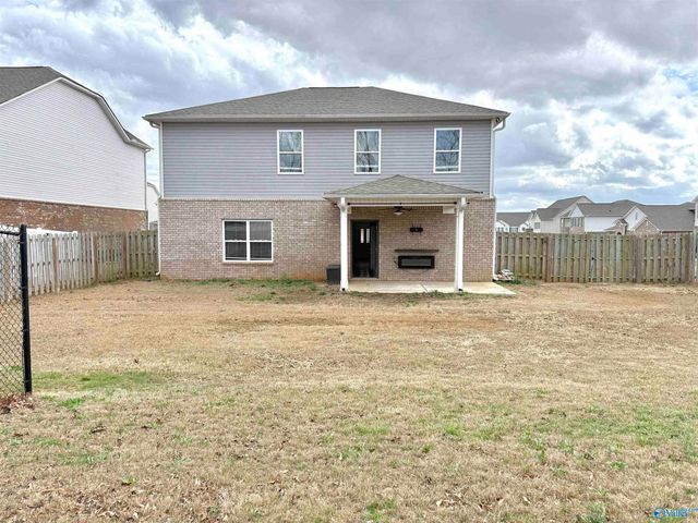 101 Brighton Lake Court, New Market, AL 35761