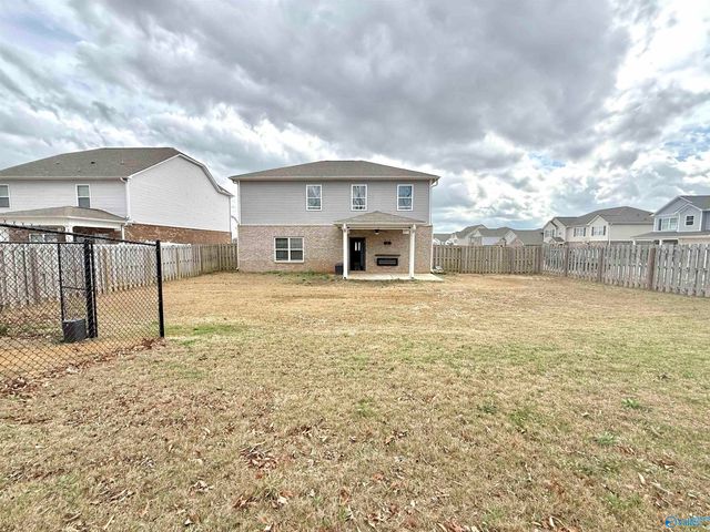 101 Brighton Lake Court, New Market, AL 35761