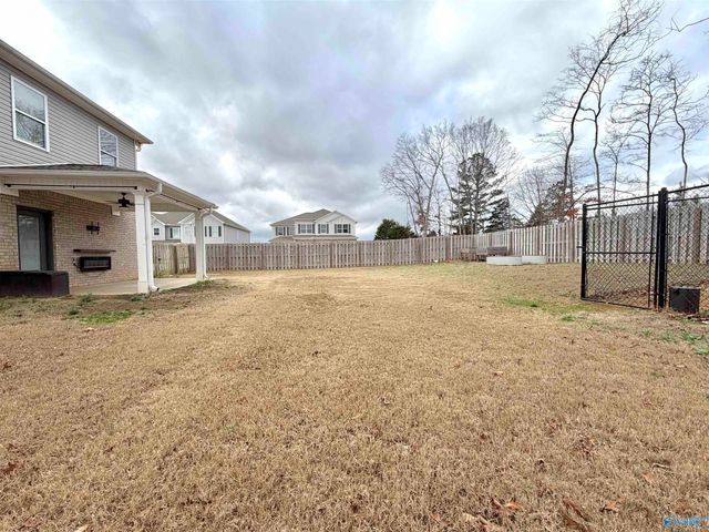 101 Brighton Lake Court, New Market, AL 35761