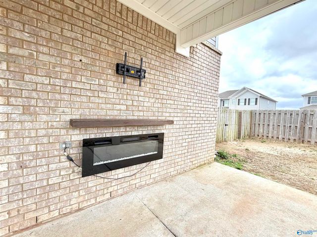 101 Brighton Lake Court, New Market, AL 35761