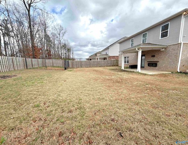 101 Brighton Lake Court, New Market, AL 35761