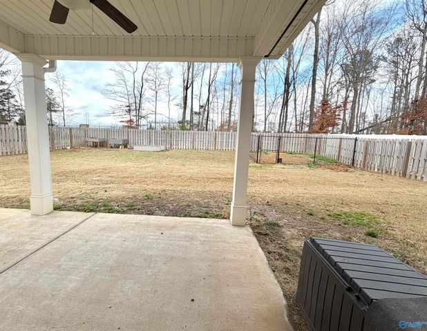 101 Brighton Lake Court, New Market, AL 35761