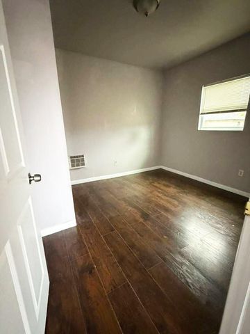 701 N 9th Street B, Fort Pierce, FL 34950