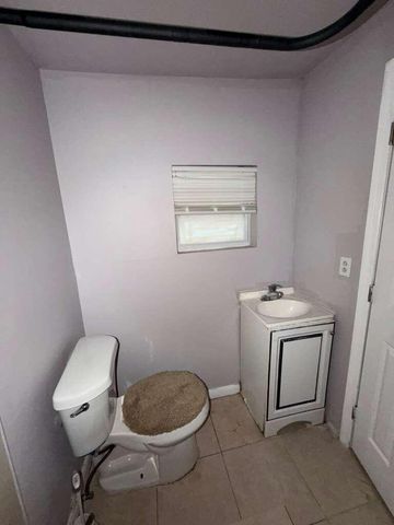 701 N 9th Street B, Fort Pierce, FL 34950