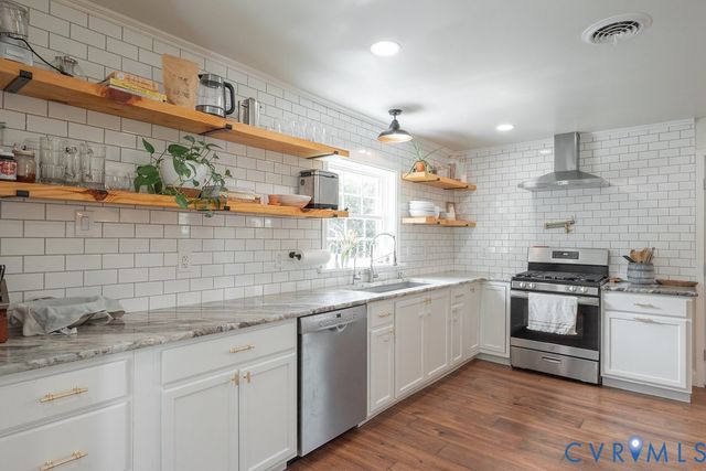 8303 Buckeye Dr, Henrico, VA 23228