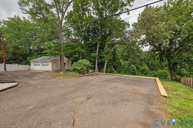 8303 Buckeye Dr, Henrico, VA 23228