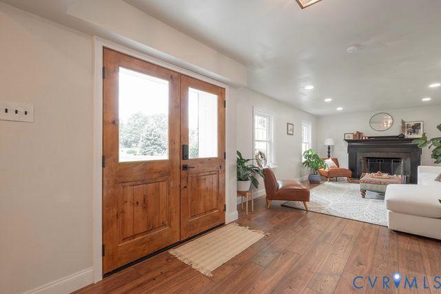 8303 Buckeye Dr, Henrico, VA 23228